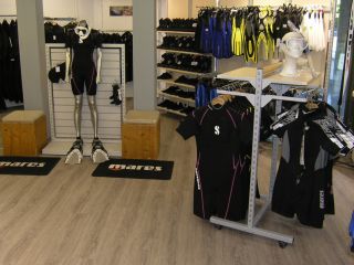 Shorties, Flossen, Füsslinge, Tauchanzüge ...